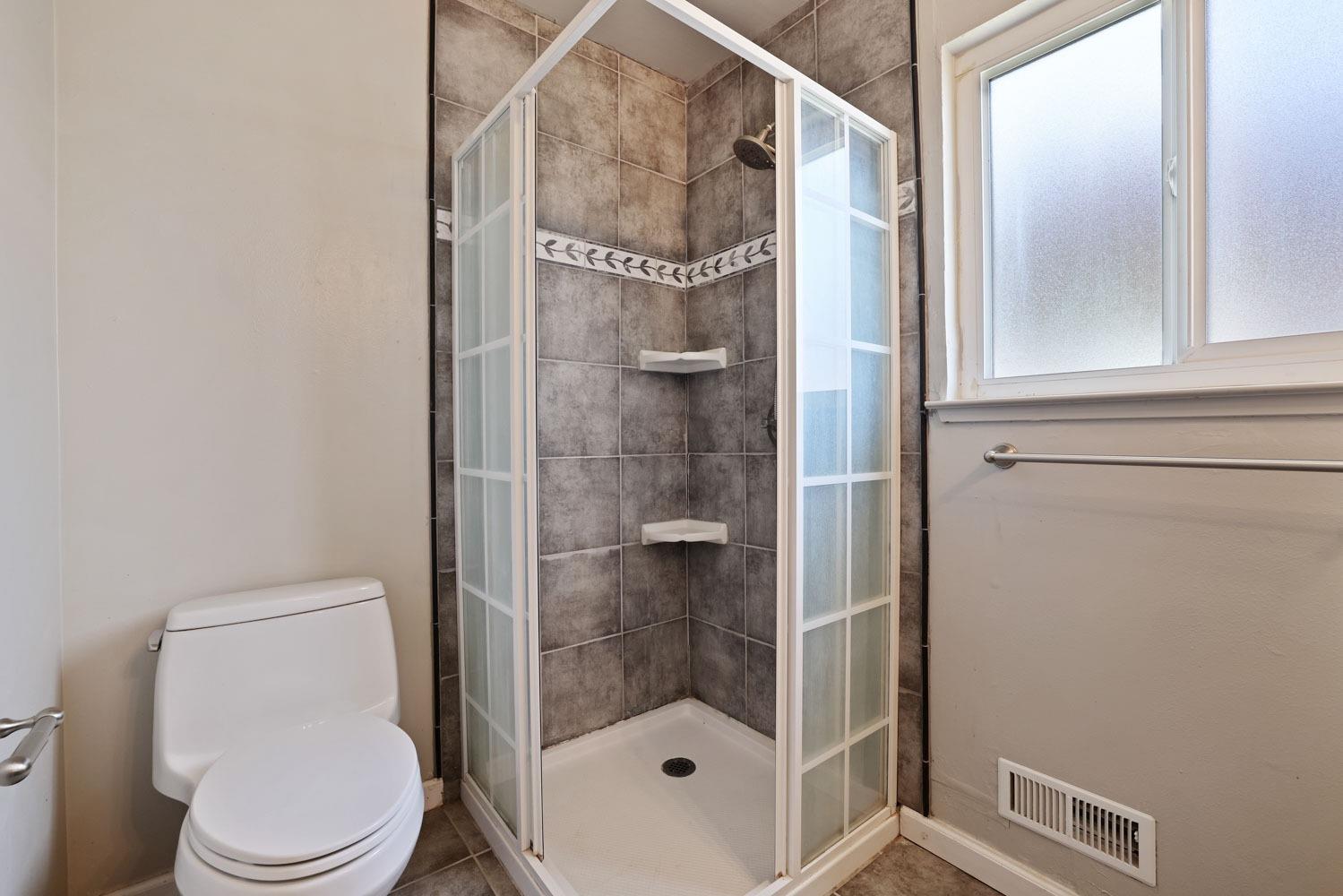 Detail Gallery Image 20 of 35 For 1436 Montclair Dr, Modesto,  CA 95350 - 3 Beds | 2 Baths