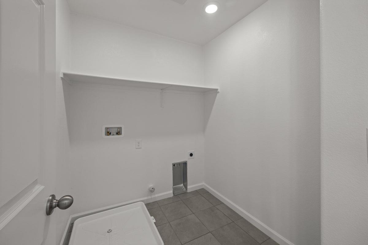 Detail Gallery Image 8 of 23 For 540 Spalding Way, Lathrop,  CA 95330 - 3 Beds | 2/1 Baths