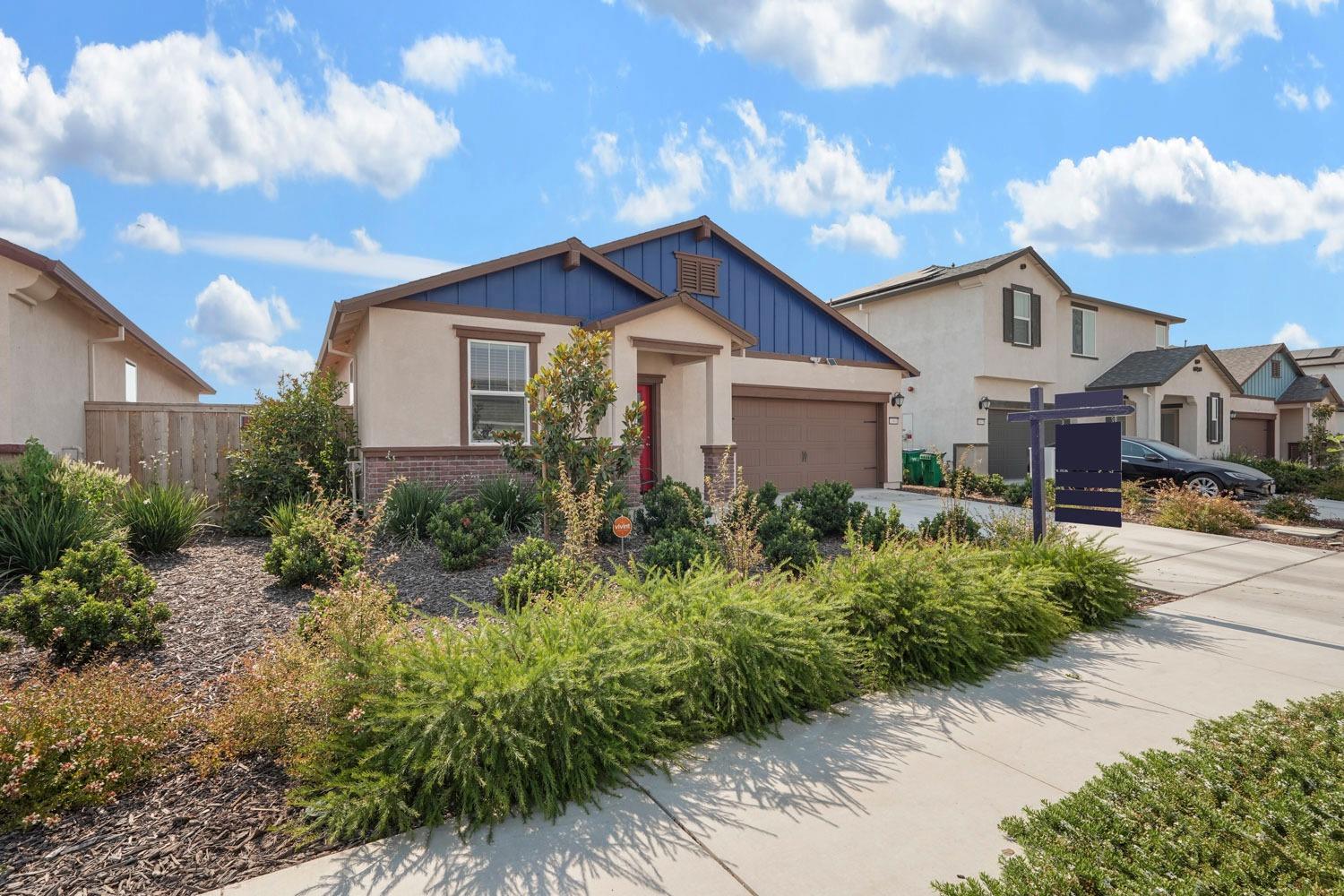 Detail Gallery Image 5 of 52 For 10461 Skynyrd Way, Stockton,  CA 95212 - 4 Beds | 2 Baths