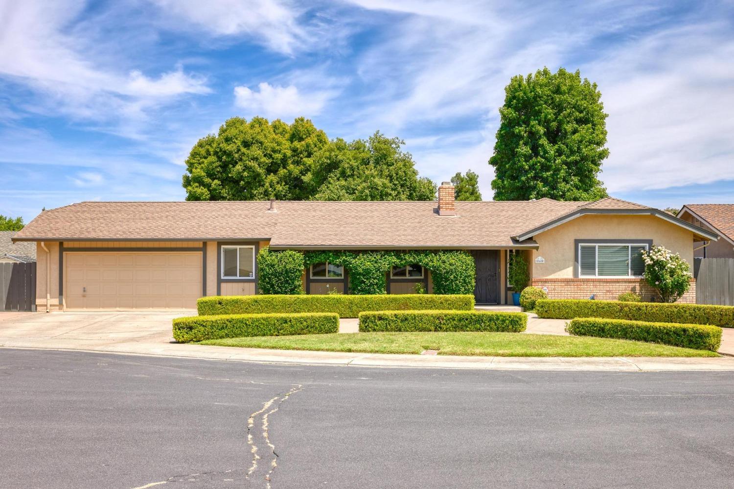 Detail Gallery Image 1 of 1 For 560 Fiero Pl, Manteca,  CA 95337 - 4 Beds | 2 Baths