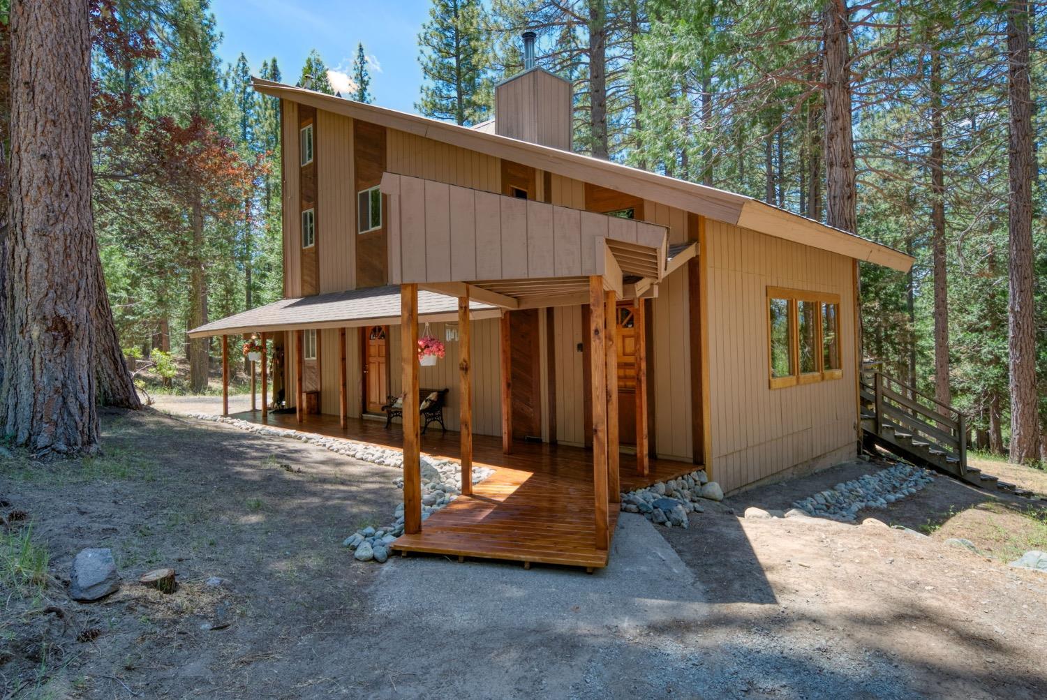 Detail Gallery Image 2 of 46 For 1496 Red Fox Rd, Clio,  CA 96106 - 4 Beds | 1/1 Baths