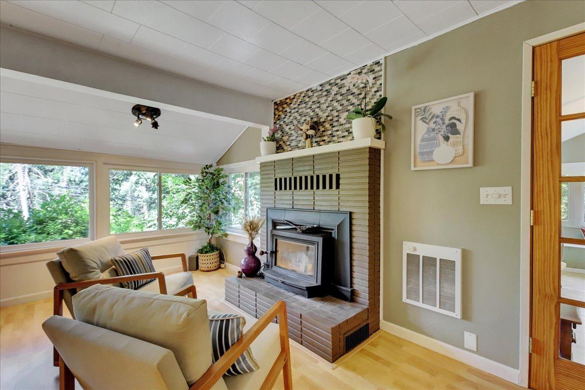 Detail Gallery Image 15 of 71 For 13874 Greenhorn Rd, Grass Valley,  CA 95945 - 2 Beds | 2/1 Baths