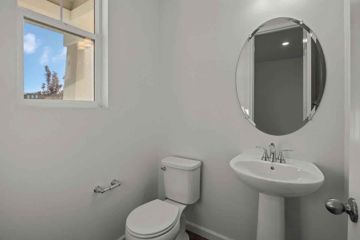 Detail Gallery Image 2 of 23 For 540 Spalding Way, Lathrop,  CA 95330 - 3 Beds | 2/1 Baths