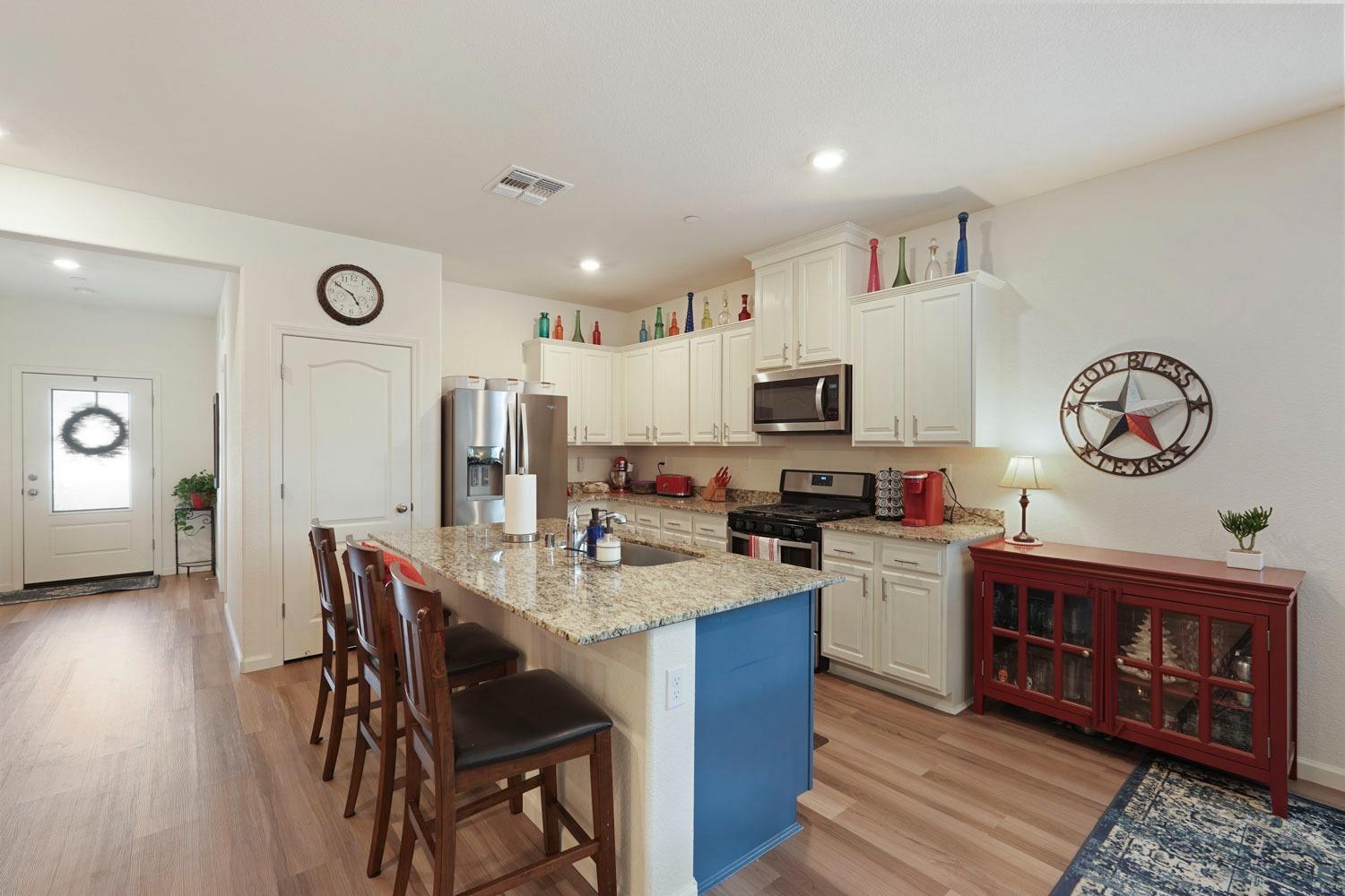 Detail Gallery Image 11 of 52 For 10461 Skynyrd Way, Stockton,  CA 95212 - 4 Beds | 2 Baths