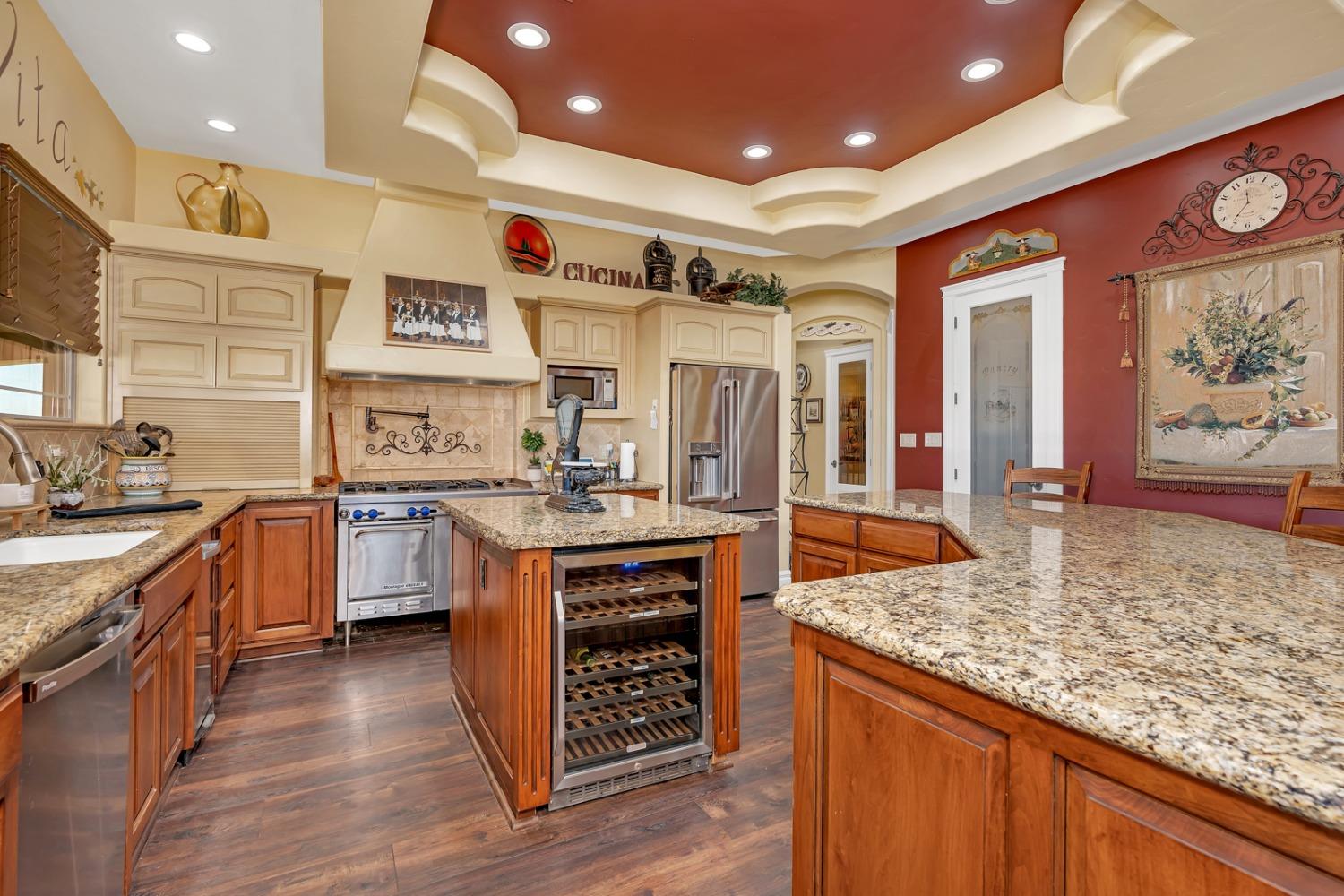 Detail Gallery Image 19 of 99 For 20711 Canyon Rd, Los Banos,  CA 93635 - 4 Beds | 3/1 Baths