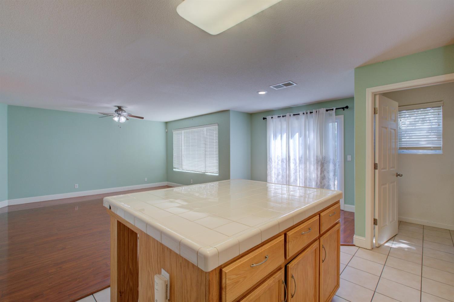 Detail Gallery Image 14 of 40 For 4208 Berryesa Ave, Merced,  CA 95348 - 3 Beds | 2/1 Baths