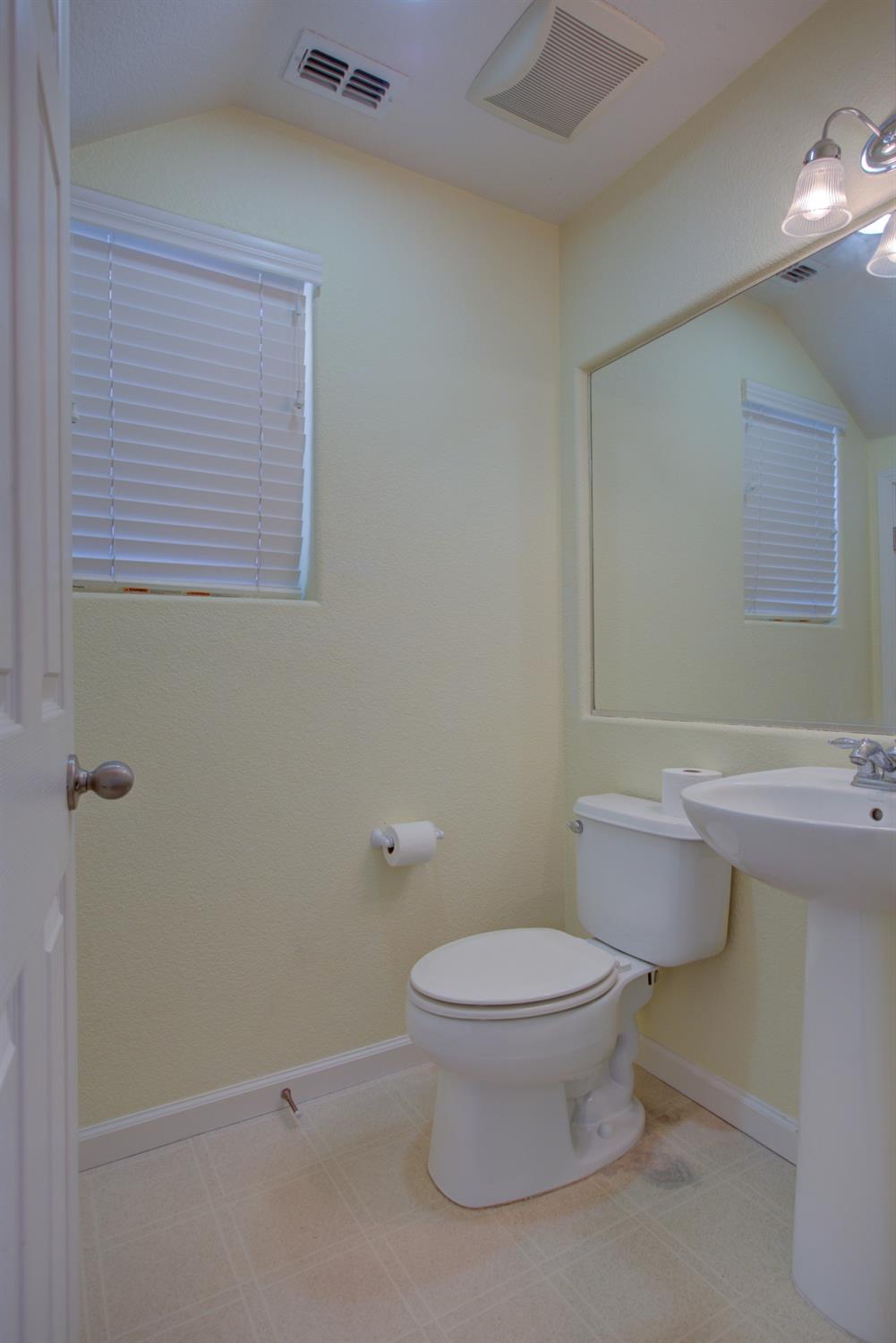 Detail Gallery Image 3 of 40 For 4208 Berryesa Ave, Merced,  CA 95348 - 3 Beds | 2/1 Baths