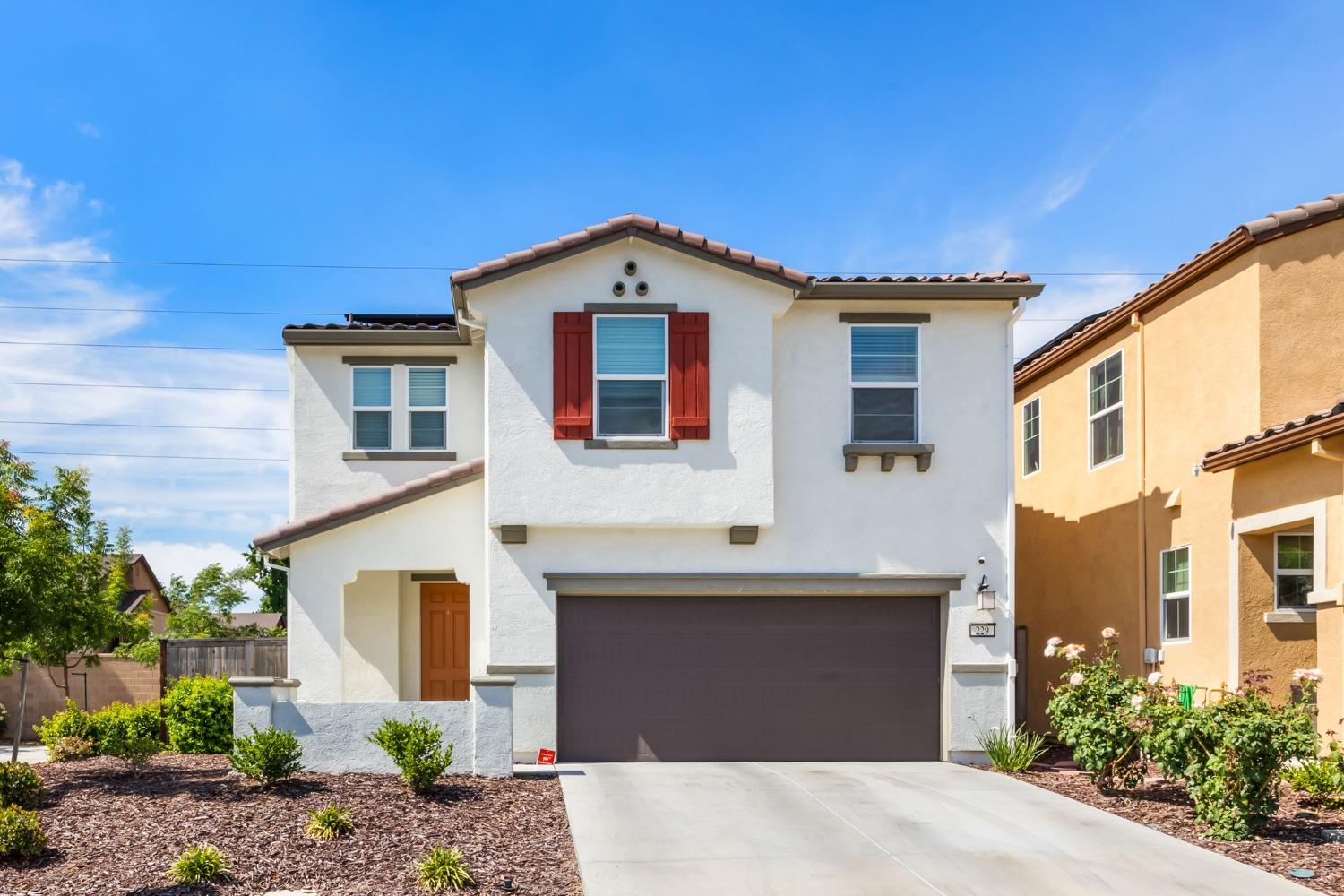 Detail Gallery Image 1 of 32 For 229 Bywell Bridge Cir, Sacramento,  CA 95823 - 3 Beds | 2/1 Baths