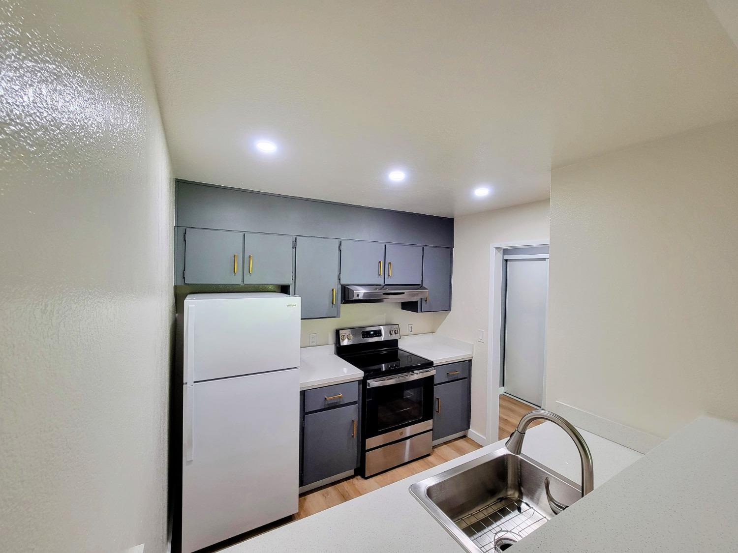 Detail Gallery Image 5 of 32 For 2011 Market Ave #333,  San Pablo,  CA 94806 - 1 Beds | 1 Baths