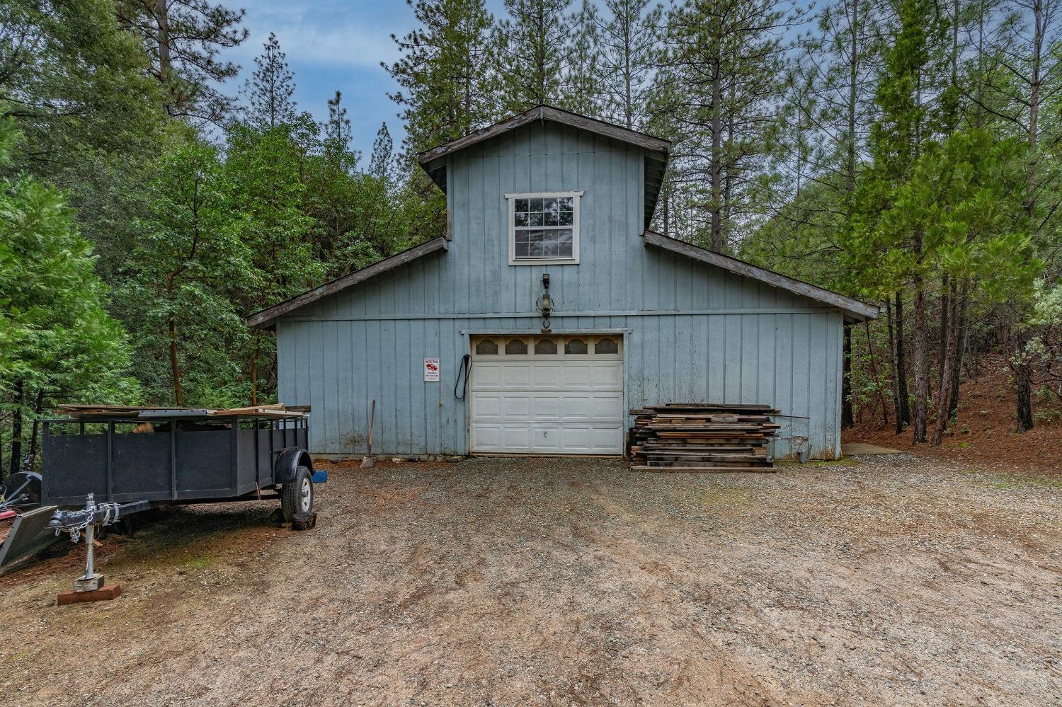 Detail Gallery Image 2 of 46 For 19340 Red Hill Mine Rd, Pine Grove,  CA 95665 - 3 Beds | 2/1 Baths