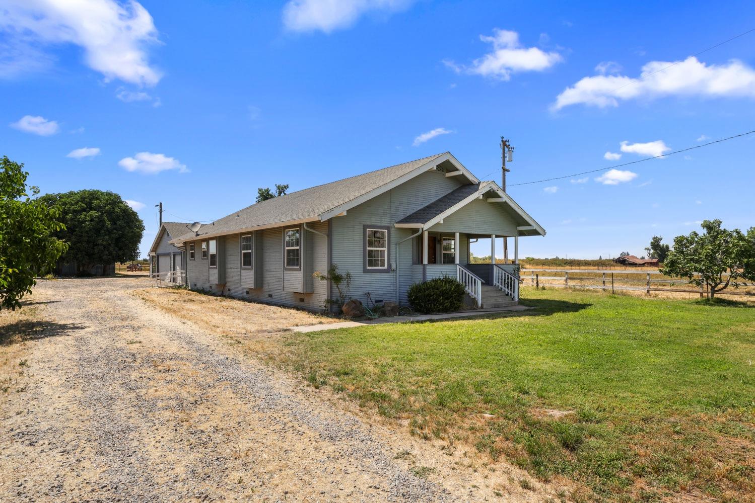 Detail Gallery Image 4 of 52 For 11643 Sawyer Ave, Oakdale,  CA 95361 - 3 Beds | 1 Baths