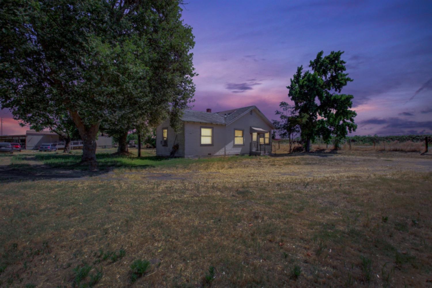 Detail Gallery Image 1 of 1 For 3945 Plainview Rd, Modesto,  CA 95357 - 2 Beds | 1 Baths