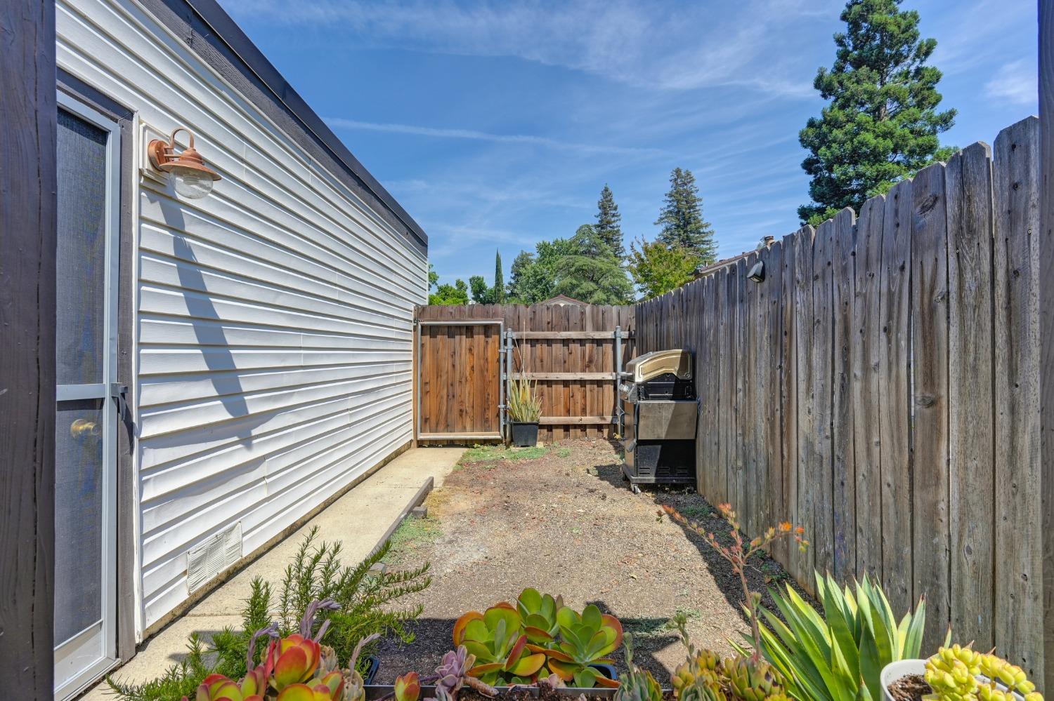 Bridlewood Drive, Rancho Cordova, California image 30