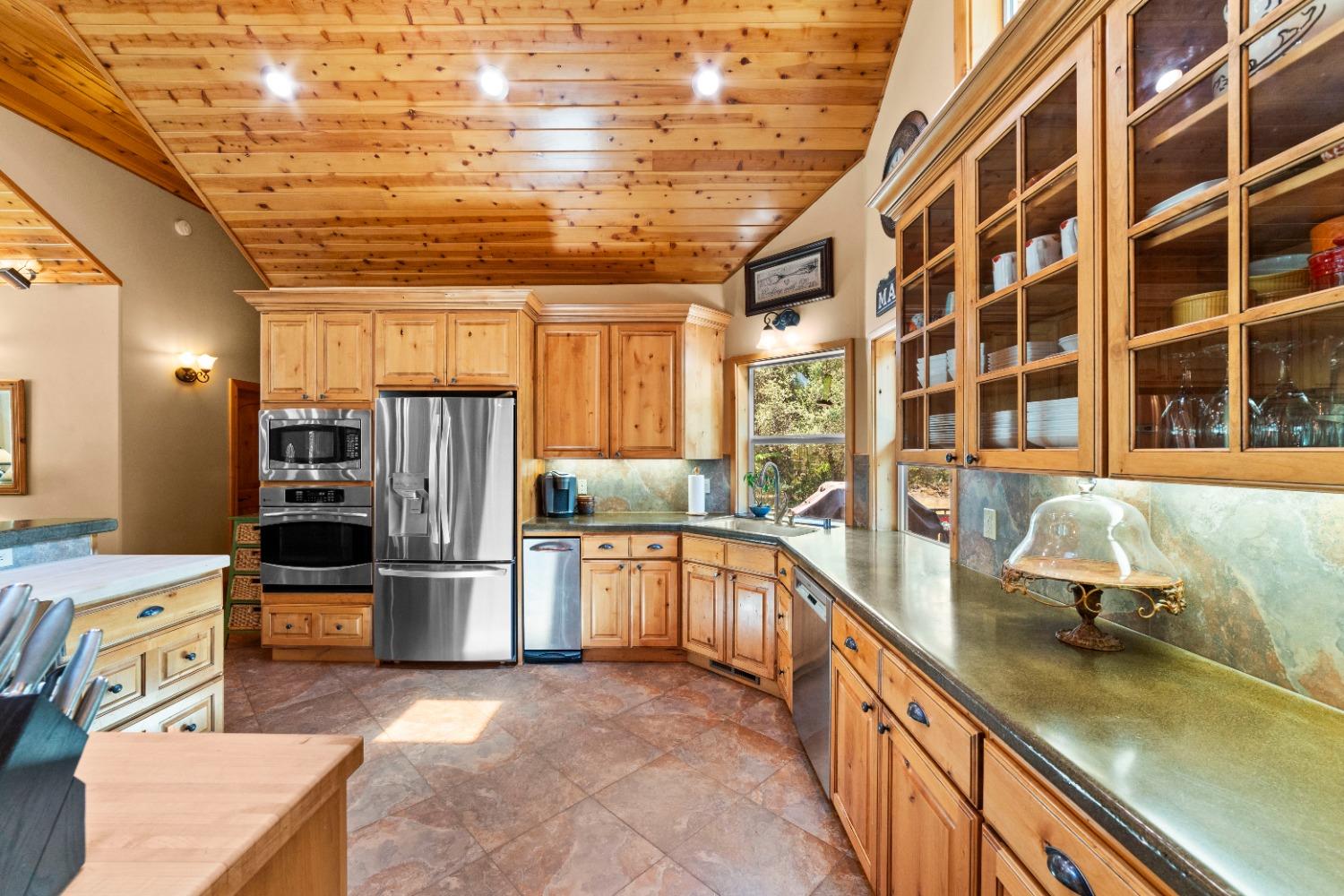 Detail Gallery Image 61 of 67 For 11318 Wolf Rd, Grass Valley,  CA 95949 - 4 Beds | 4 Baths