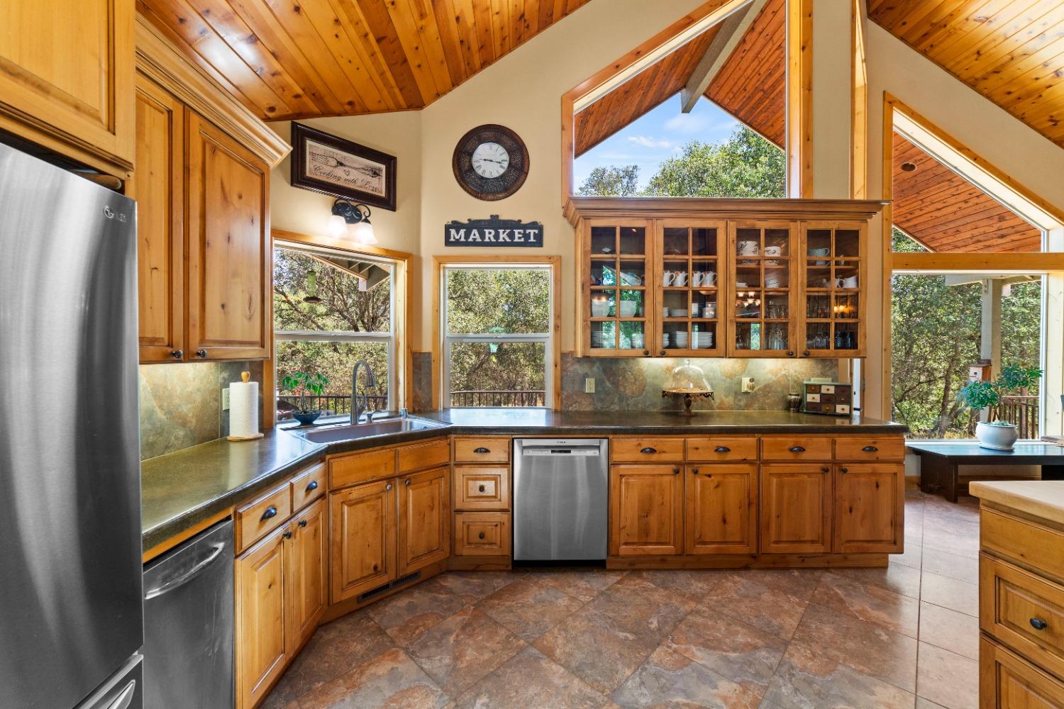 Detail Gallery Image 60 of 67 For 11318 Wolf Rd, Grass Valley,  CA 95949 - 4 Beds | 4 Baths