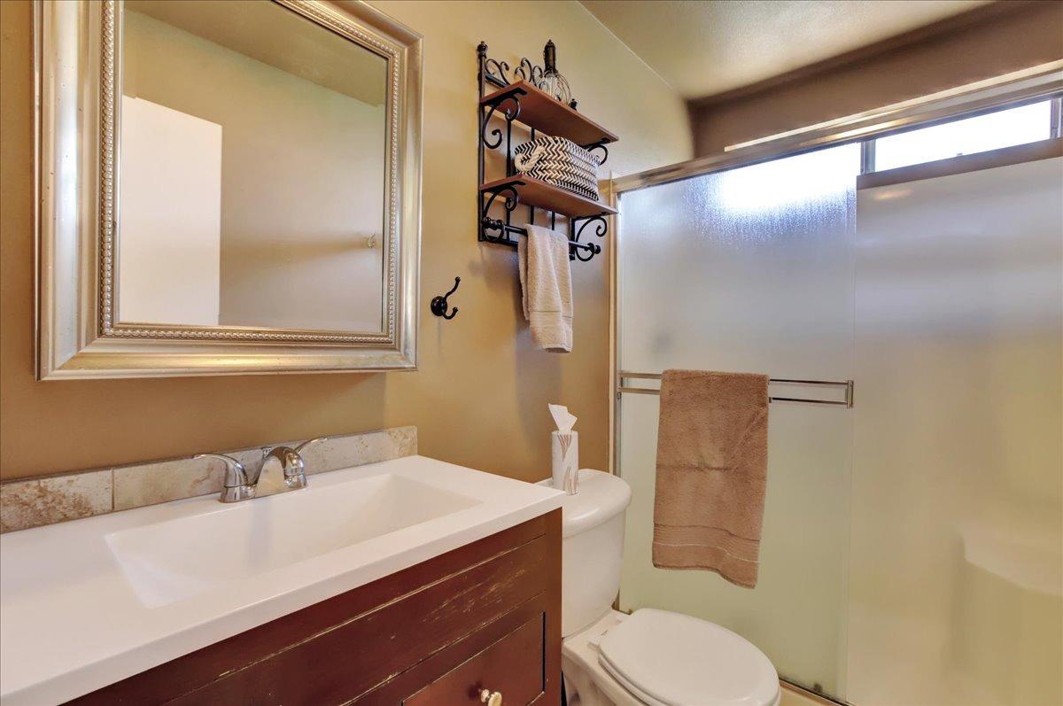 Detail Gallery Image 18 of 48 For 11877 Kingbird Ct, Penn Valley,  CA 95946 - 5 Beds | 2/1 Baths
