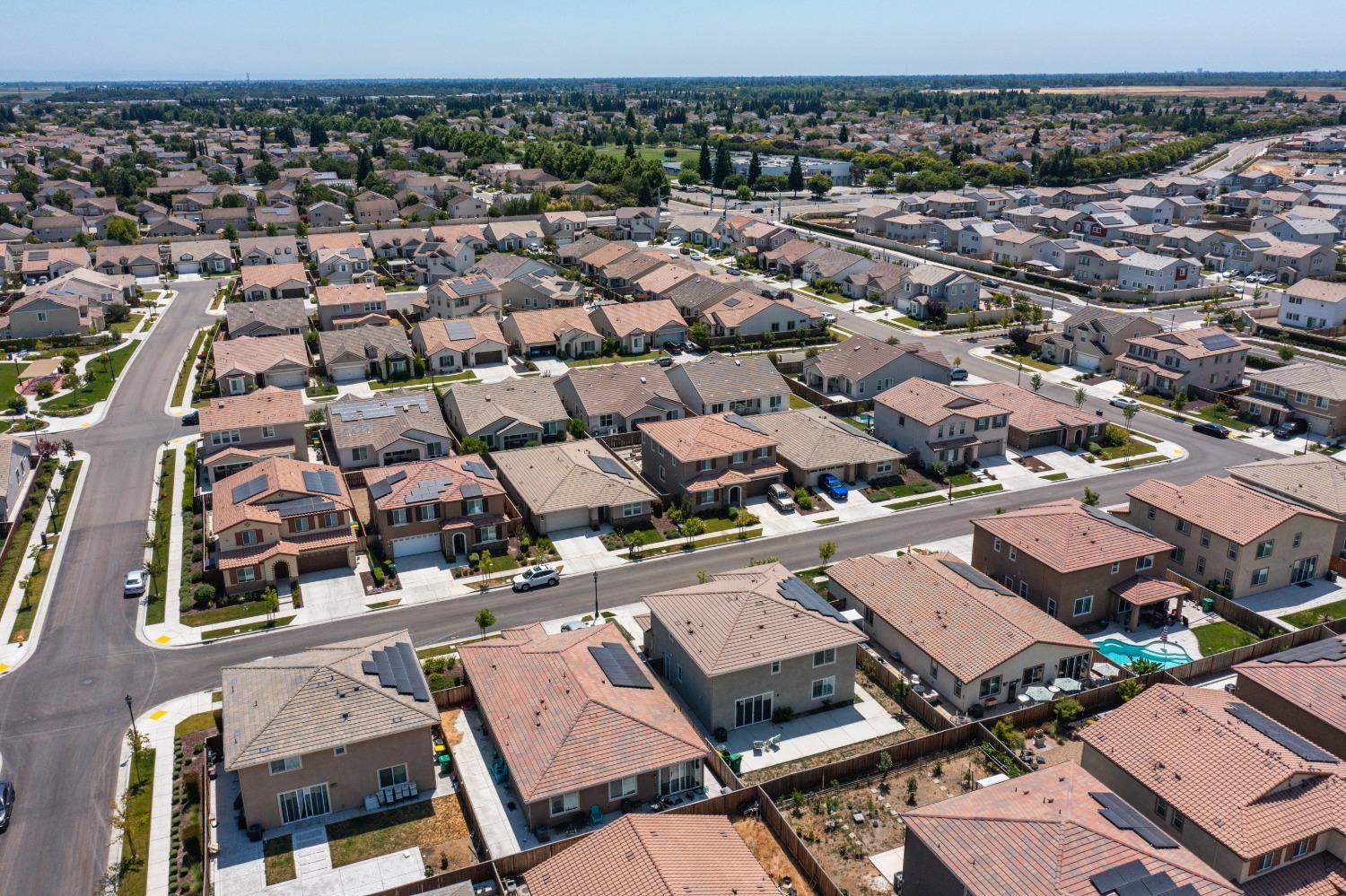 Detail Gallery Image 49 of 60 For 10921 Mikas Pond Way, Stockton,  CA 95219 - 5 Beds | 3/1 Baths