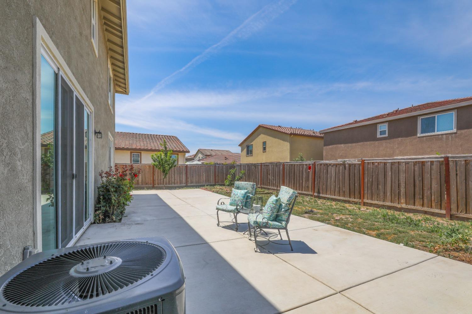 Detail Gallery Image 36 of 60 For 10921 Mikas Pond Way, Stockton,  CA 95219 - 5 Beds | 3/1 Baths