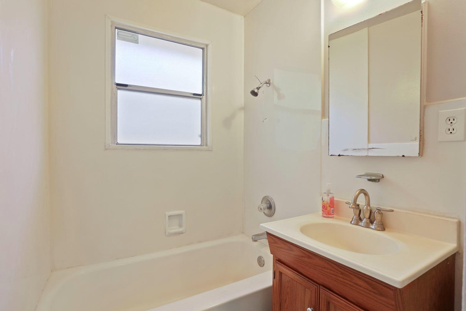 Detail Gallery Image 17 of 64 For 500 Harlan St, San Leandro,  CA 94577 - – Beds | – Baths