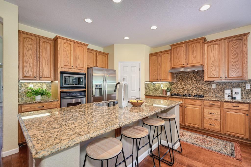 Detail Gallery Image 15 of 73 For 3668 Archetto Dr, El Dorado Hills,  CA 95762 - 4 Beds | 4 Baths