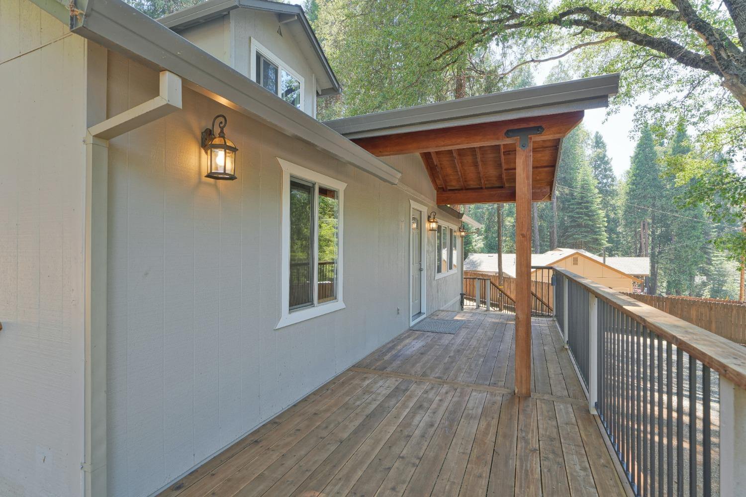 Detail Gallery Image 7 of 62 For 5670 Eastwood Ln, Pollock Pines,  CA 95726 - 4 Beds | 1/1 Baths