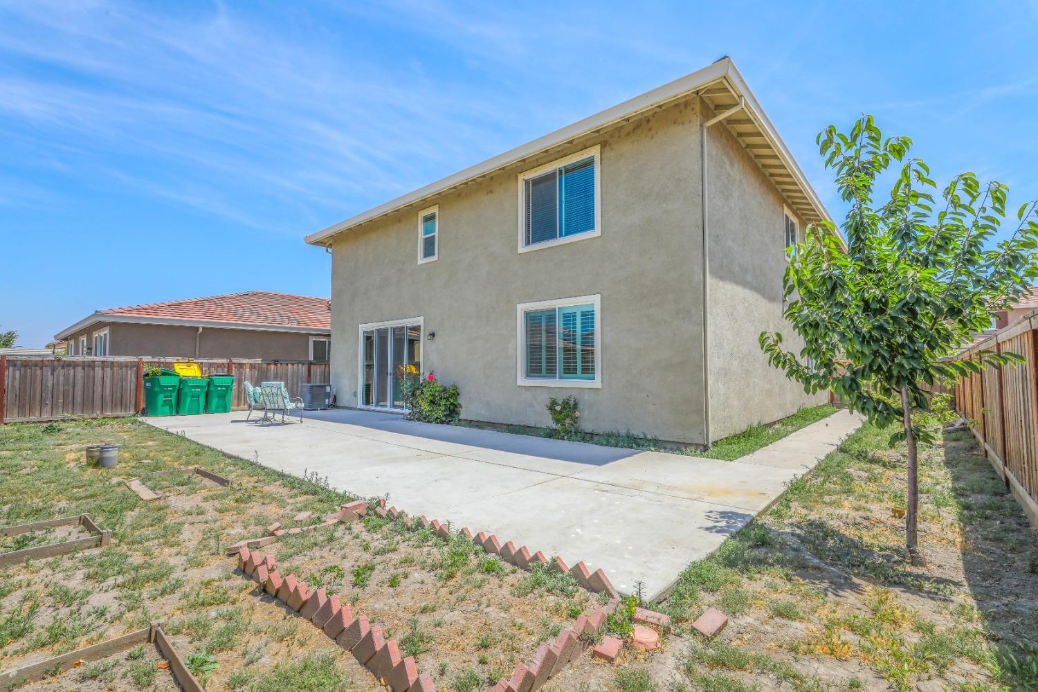 Detail Gallery Image 38 of 60 For 10921 Mikas Pond Way, Stockton,  CA 95219 - 5 Beds | 3/1 Baths