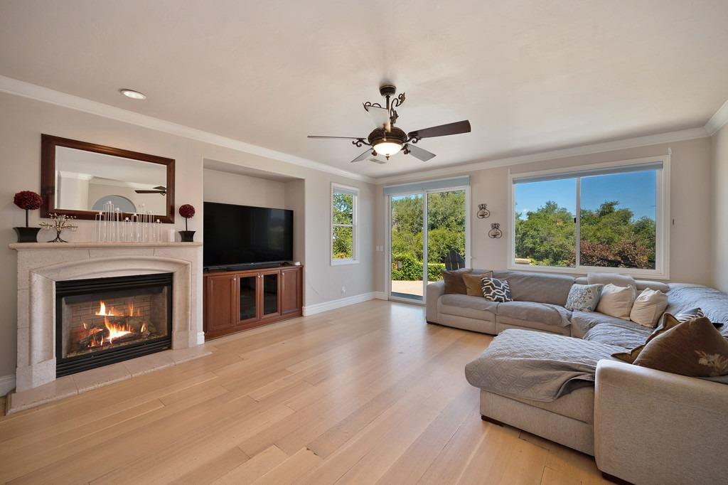 Detail Gallery Image 18 of 36 For 3327 Bordeaux Dr, El Dorado Hills,  CA 95762 - 5 Beds | 3/1 Baths