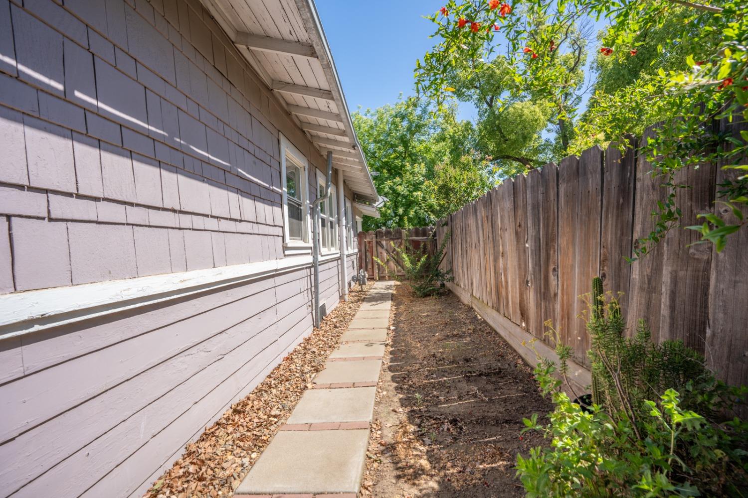 Detail Gallery Image 34 of 36 For 812 W 23rd St, Merced,  CA 95340 - 2 Beds | 1/1 Baths