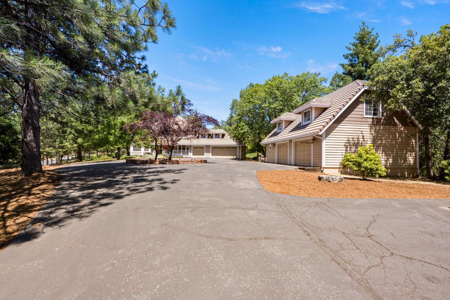 Detail Gallery Image 1 of 1 For 20820 Pinehurst Ln, Colfax,  CA 95713 - 4 Beds | 3 Baths