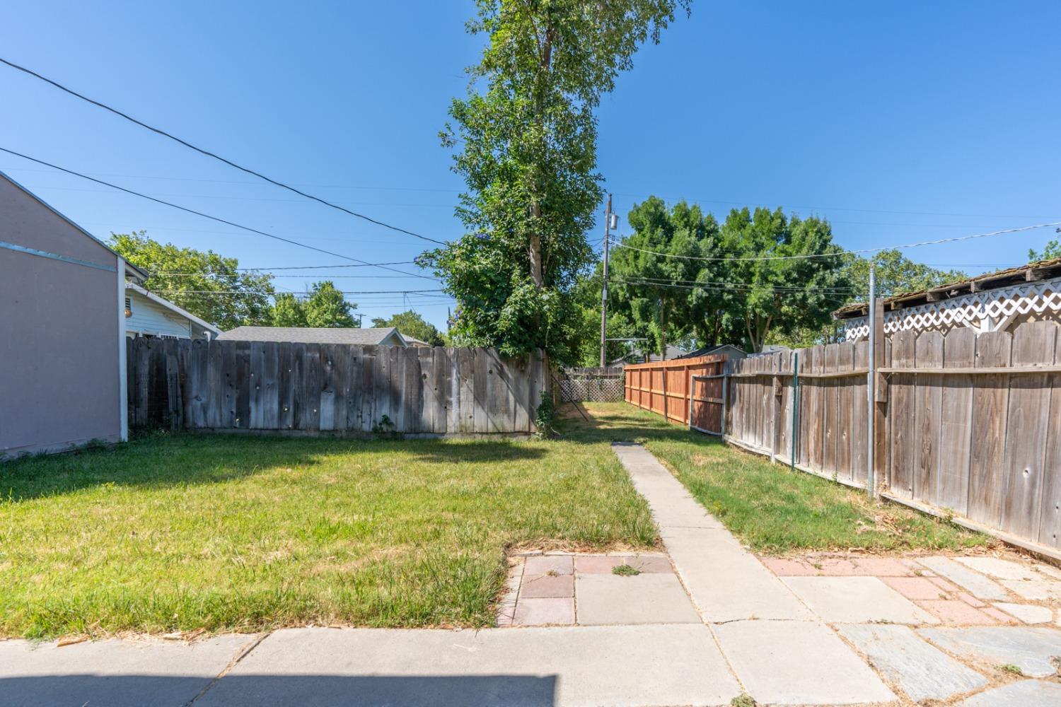 Detail Gallery Image 30 of 36 For 812 W 23rd St, Merced,  CA 95340 - 2 Beds | 1/1 Baths