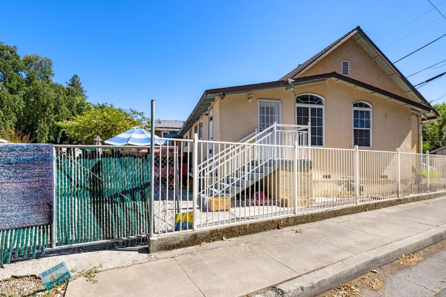 Detail Gallery Image 2 of 49 For 525 Water St, West Sacramento,  CA 95605 - 12 Beds | 6 Baths