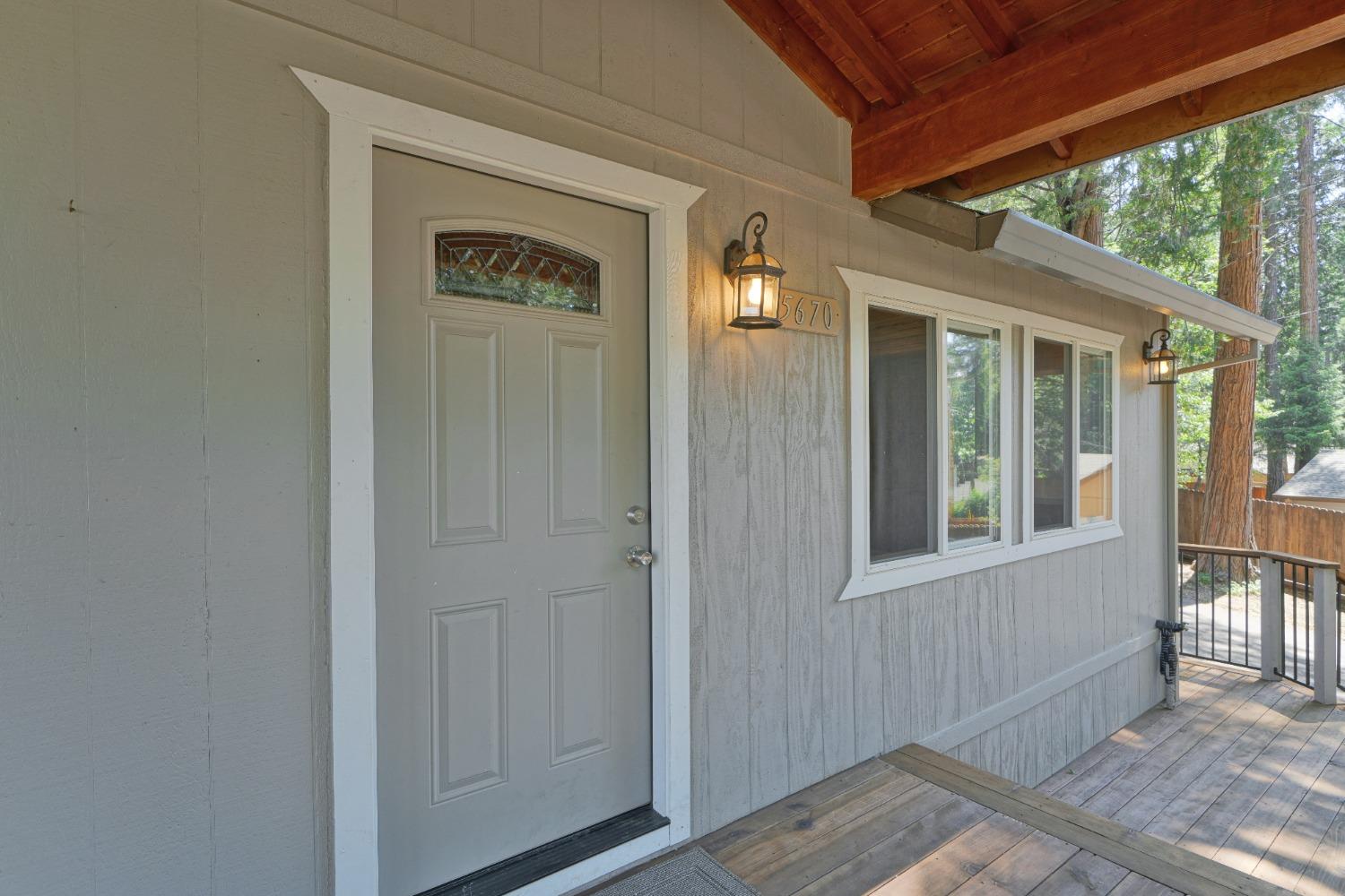 Detail Gallery Image 9 of 62 For 5670 Eastwood Ln, Pollock Pines,  CA 95726 - 4 Beds | 1/1 Baths