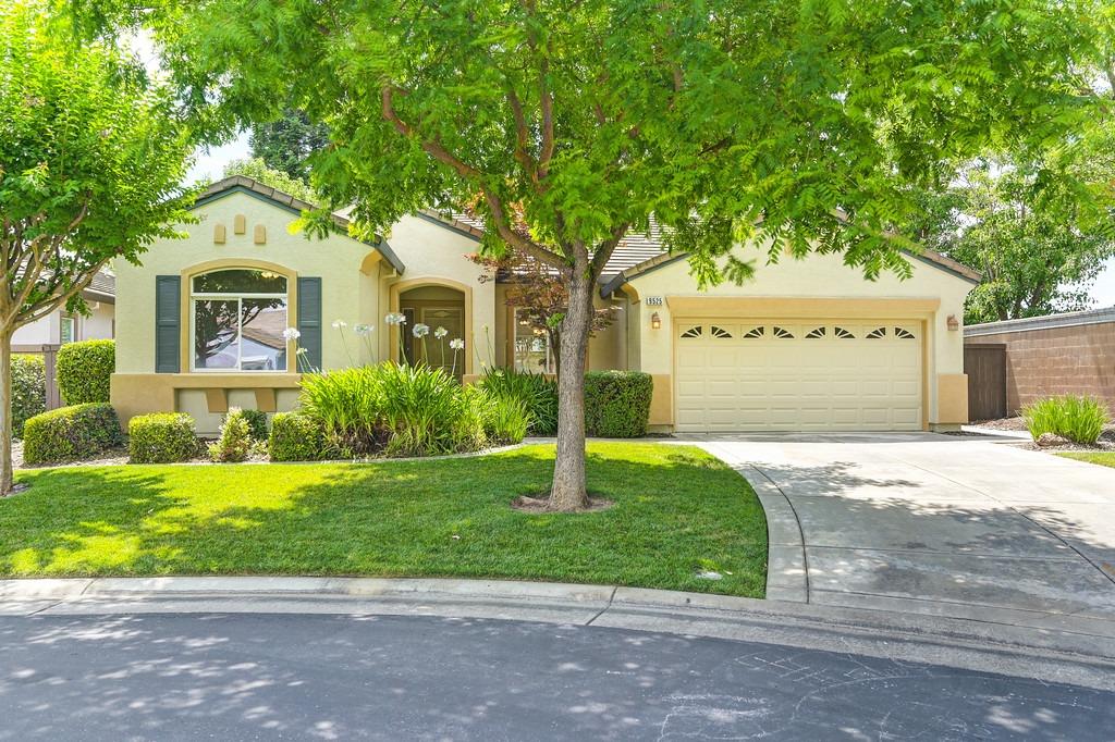 Detail Gallery Image 1 of 1 For 9525 Emerald Cove Ln, Elk Grove,  CA 95758 - 3 Beds | 2 Baths