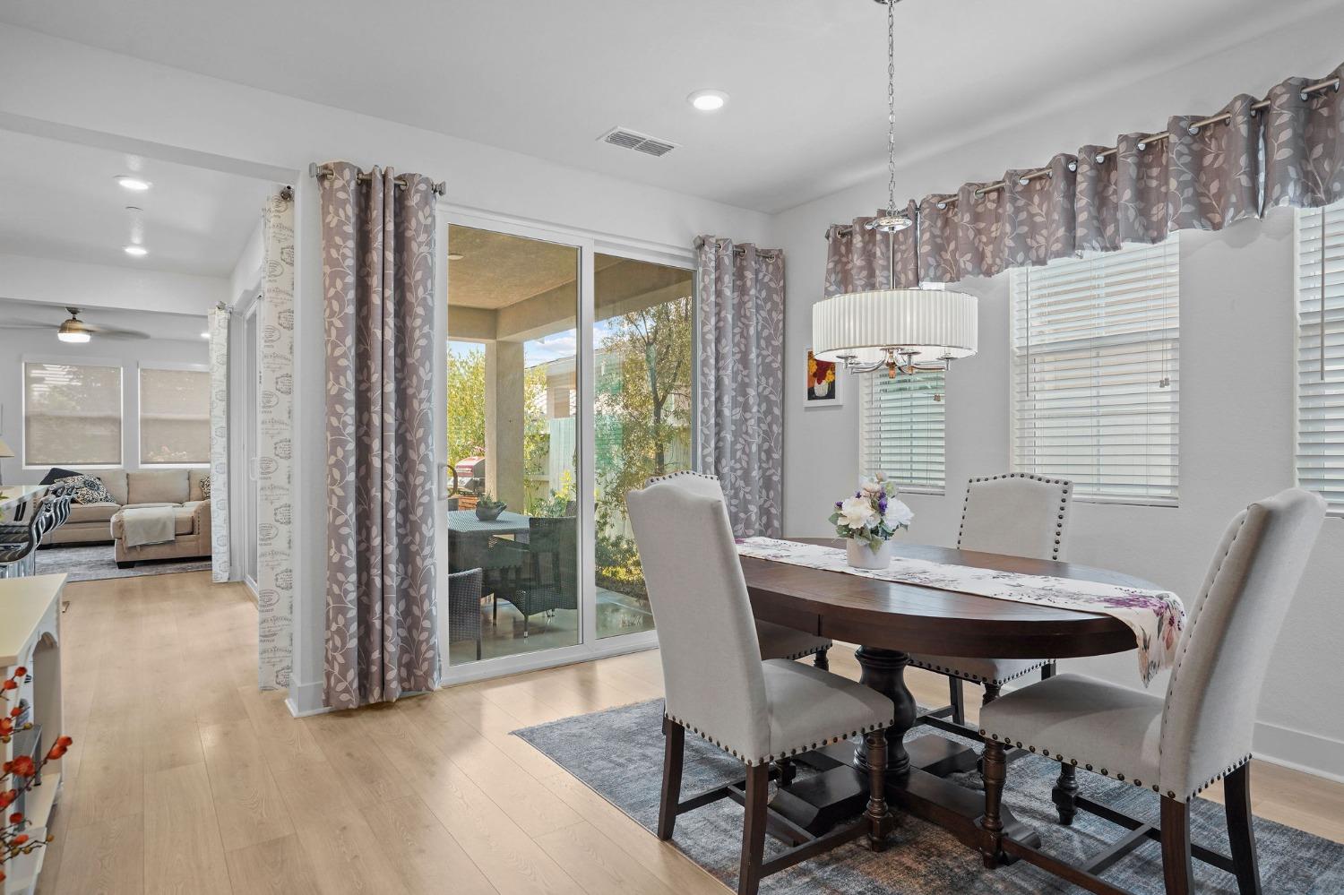 Detail Gallery Image 6 of 38 For 4176 Afterlight Ln, Roseville,  CA 95747 - 2 Beds | 2 Baths