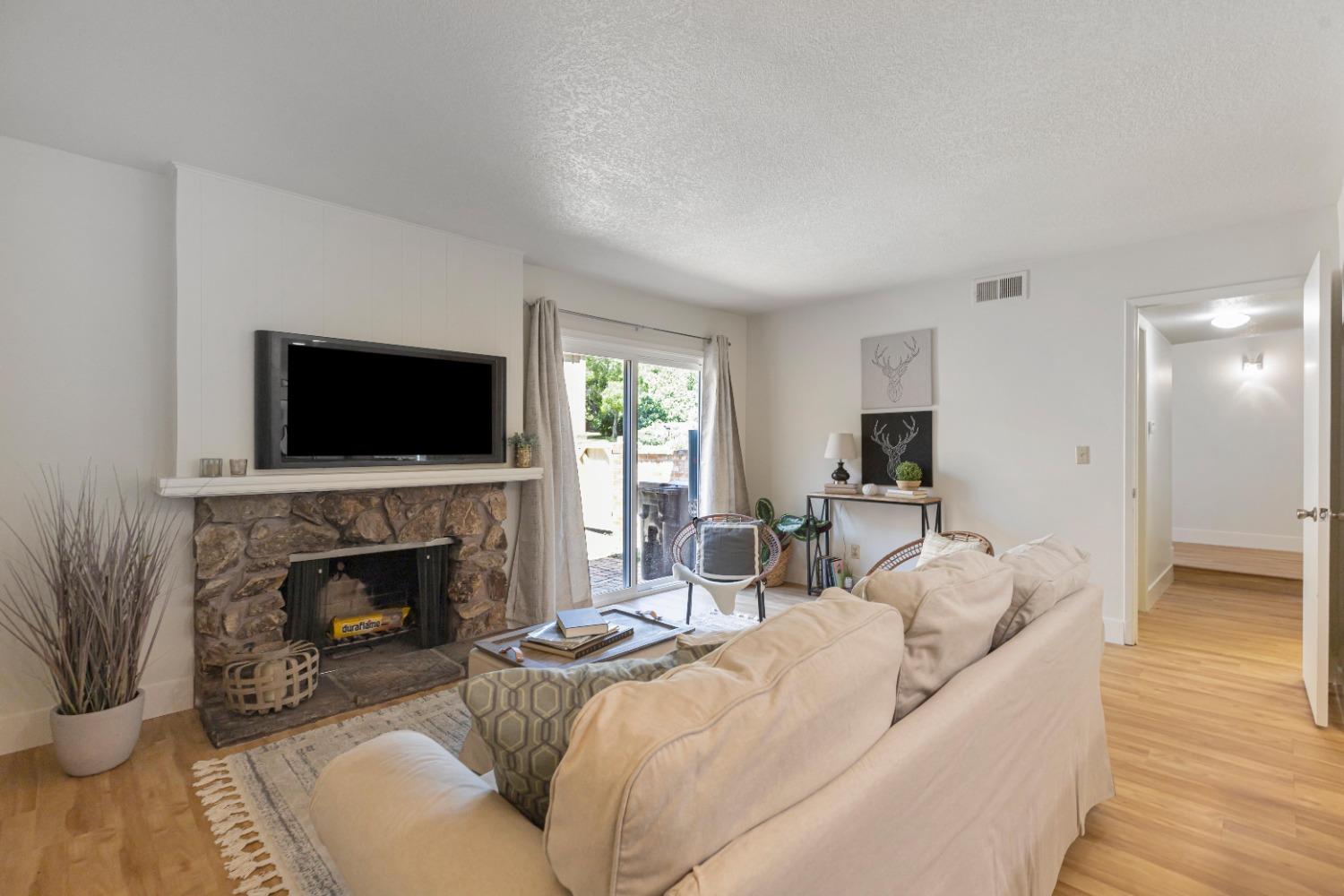 Detail Gallery Image 15 of 59 For 6818 Castillo Ct, Citrus Heights,  CA 95621 - 3 Beds | 2/1 Baths