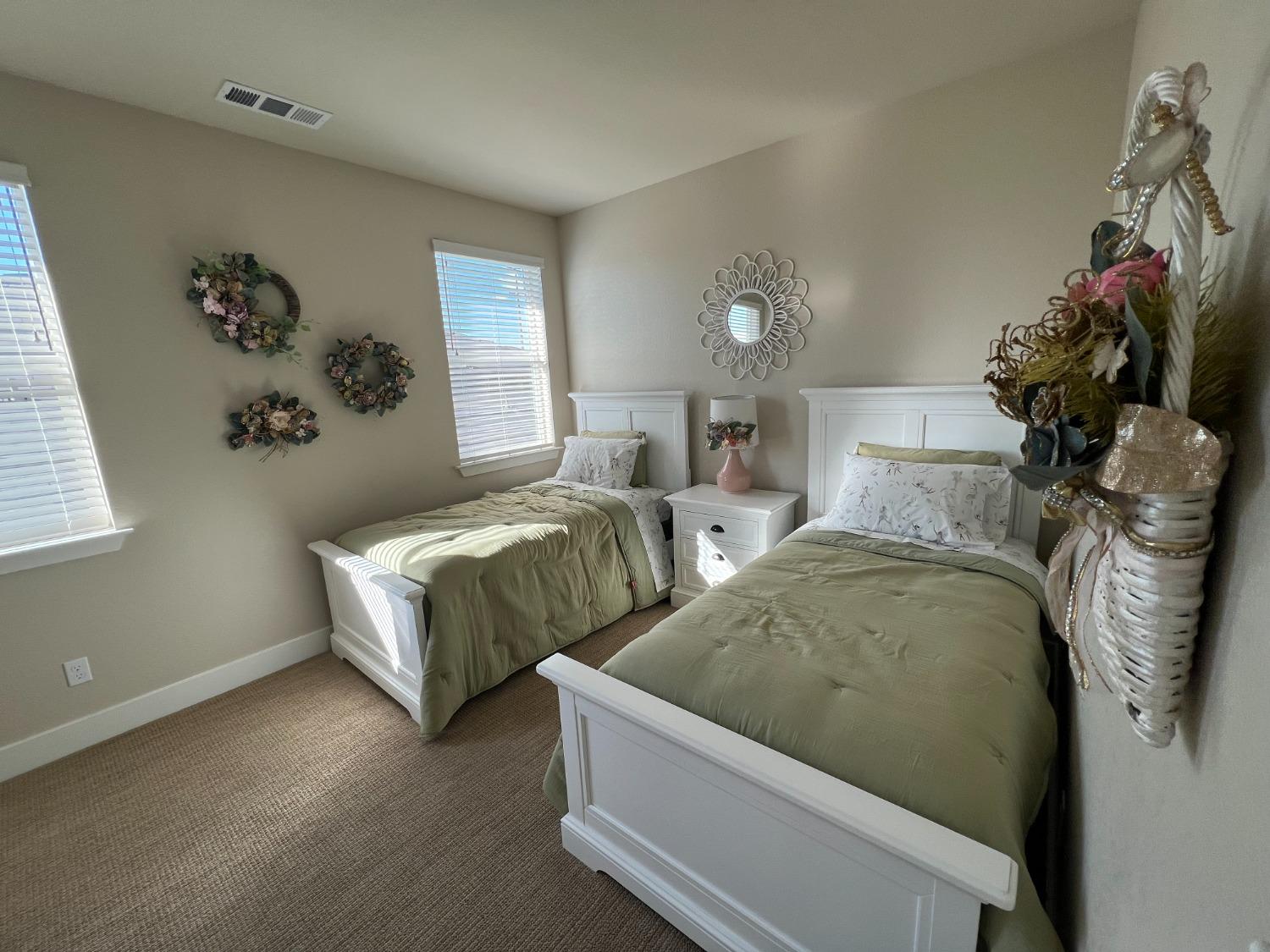 Detail Gallery Image 25 of 29 For 1271 Veteran St Model,  Manteca,  CA 95337 - 4 Beds | 2/1 Baths