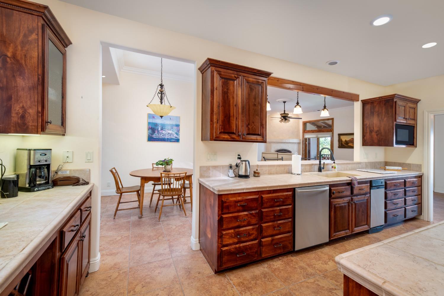 Detail Gallery Image 30 of 68 For 144 Ventana Ridge Pl, Grass Valley,  CA 95945 - 4 Beds | 4 Baths