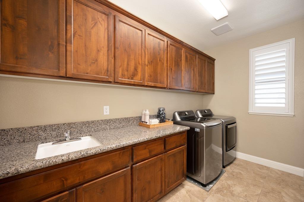 Detail Gallery Image 61 of 88 For 2718 Hidden Trail Loop, Rocklin,  CA 95765 - 5 Beds | 4/1 Baths