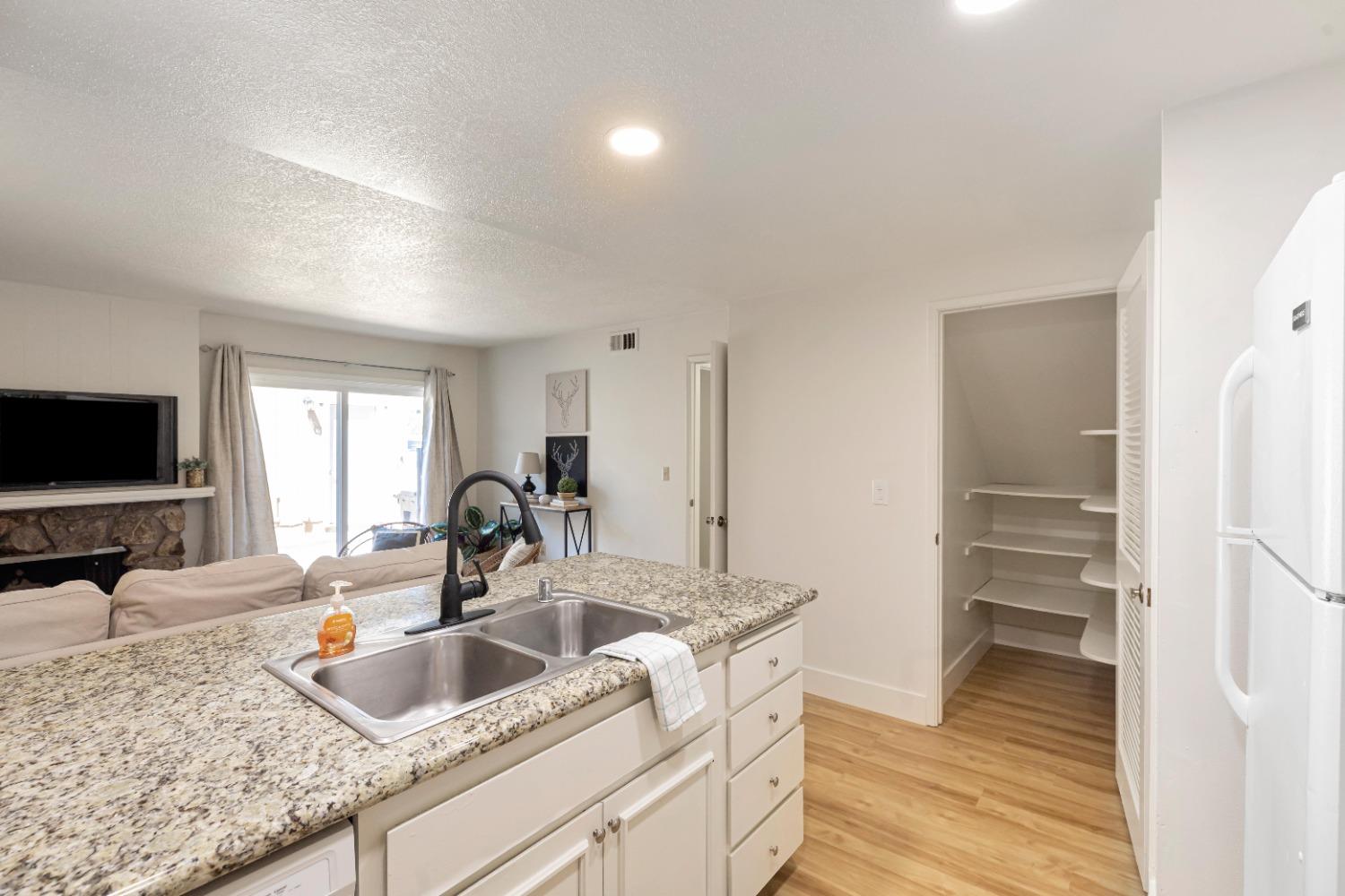 Detail Gallery Image 24 of 59 For 6818 Castillo Ct, Citrus Heights,  CA 95621 - 3 Beds | 2/1 Baths