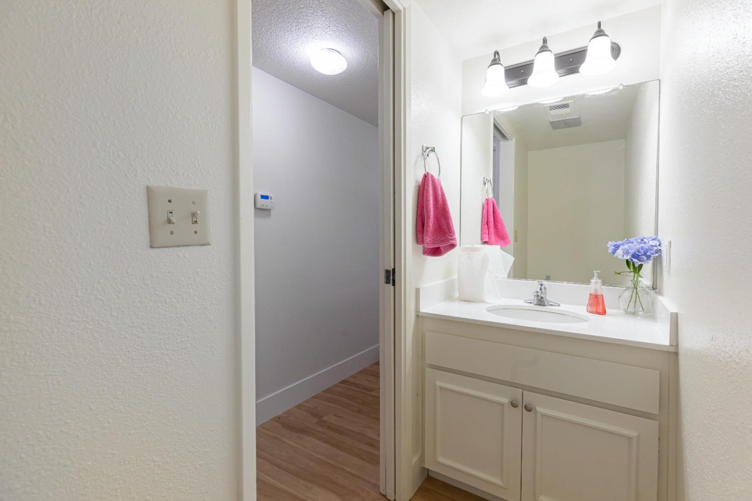 Detail Gallery Image 40 of 59 For 6818 Castillo Ct, Citrus Heights,  CA 95621 - 3 Beds | 2/1 Baths