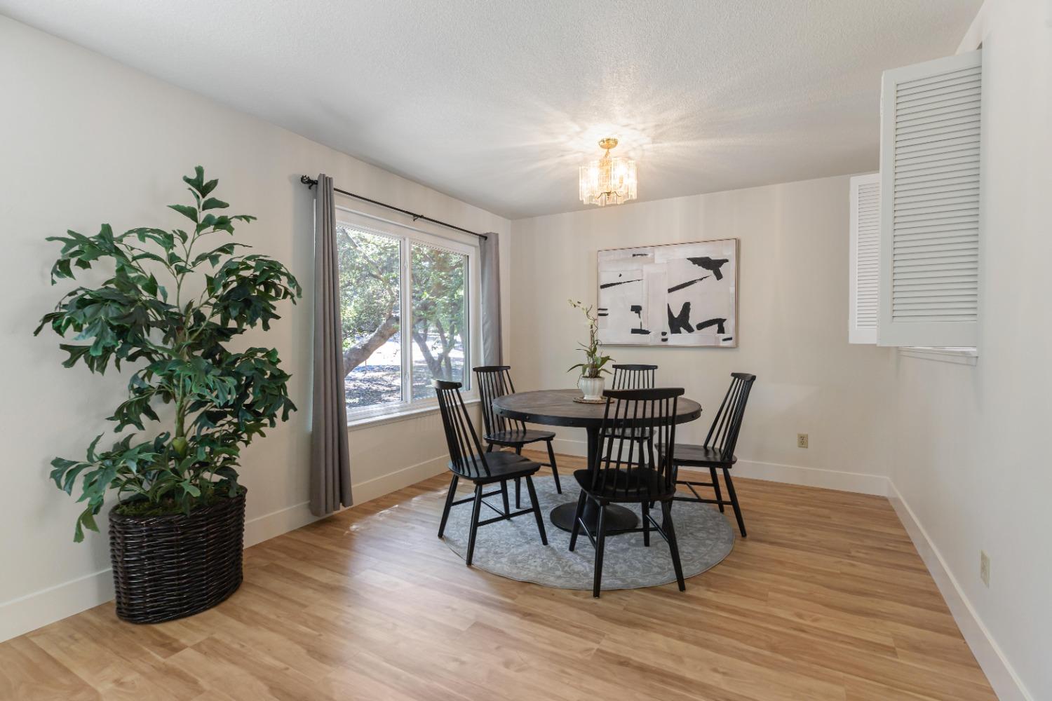 Detail Gallery Image 11 of 59 For 6818 Castillo Ct, Citrus Heights,  CA 95621 - 3 Beds | 2/1 Baths