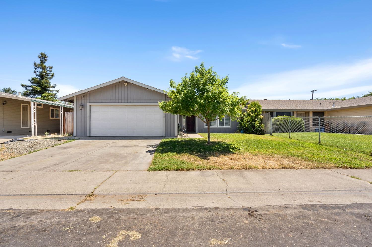 Detail Gallery Image 1 of 1 For 6638 Beamer Way, Rio Linda,  CA 95673 - 3 Beds | 2 Baths