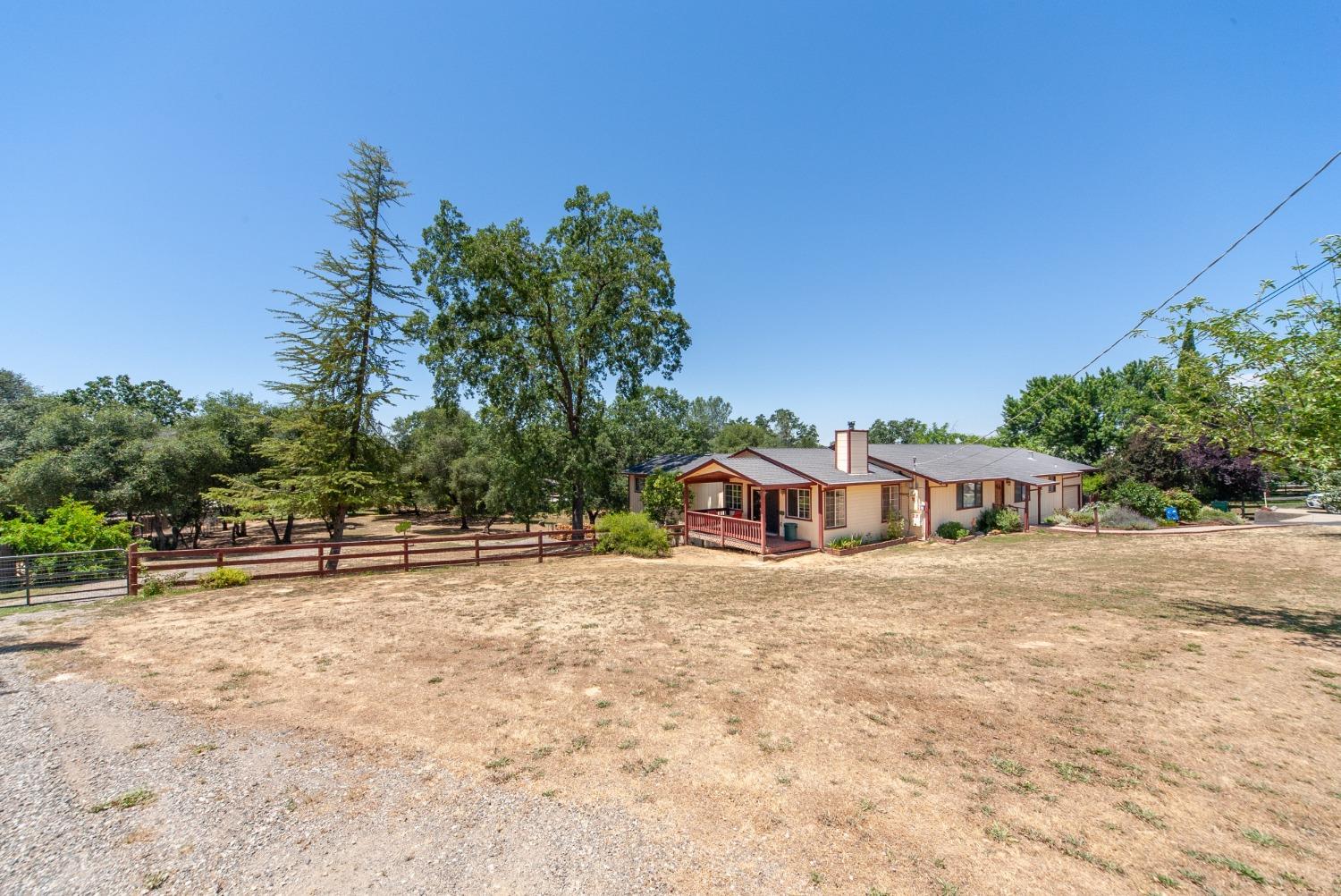 Detail Gallery Image 3 of 52 For 3720 Marinko Ct, Placerville,  CA 95667 - 4 Beds | 3 Baths