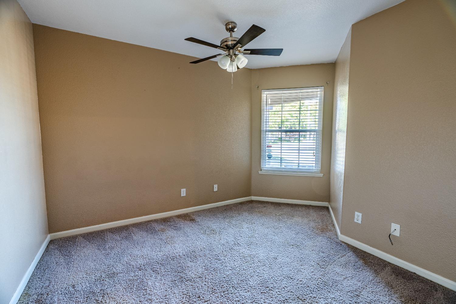 Detail Gallery Image 27 of 37 For 930 Garden St, Los Banos,  CA 93635 - 4 Beds | 2 Baths