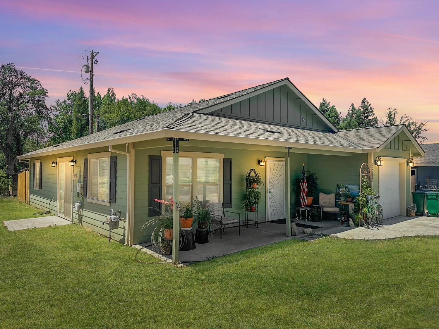 Detail Gallery Image 1 of 1 For 10346 Daffodil Ln, Penn Valley,  CA 95946 - 3 Beds | 2 Baths