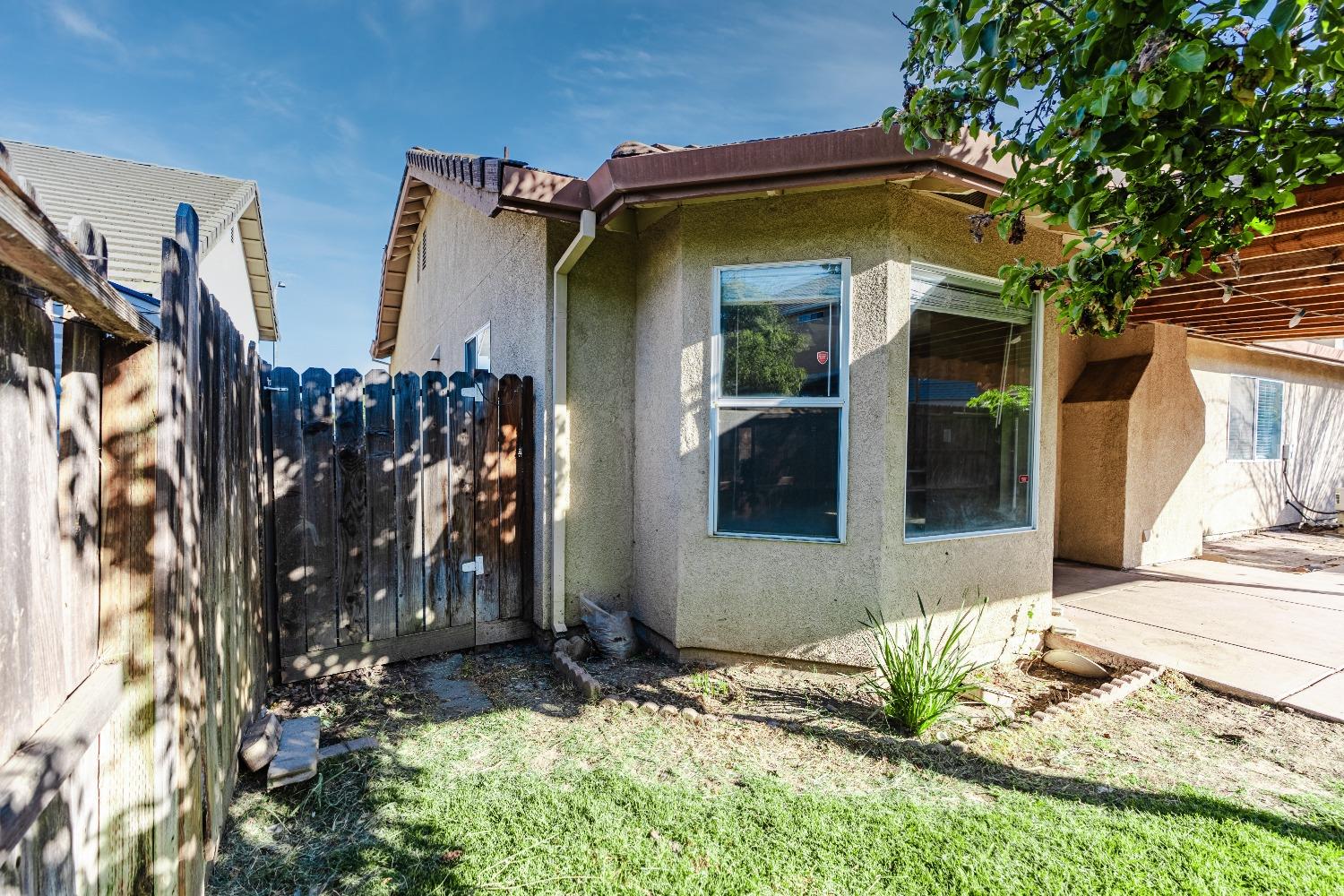 Detail Gallery Image 35 of 37 For 930 Garden St, Los Banos,  CA 93635 - 4 Beds | 2 Baths