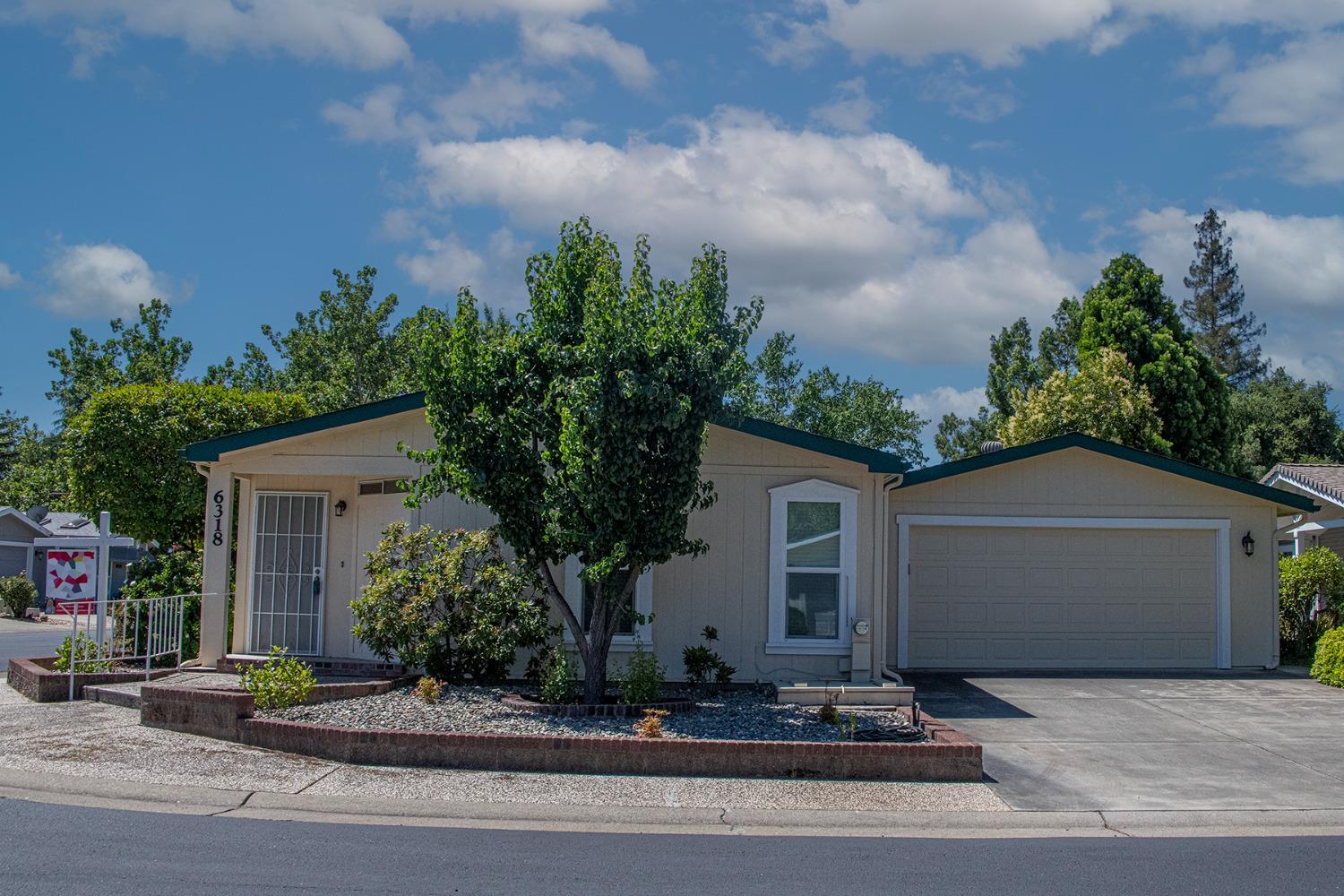 Detail Gallery Image 1 of 1 For 6318 Hidden Stream Ct, Citrus Heights,  CA 95621 - 3 Beds | 2 Baths