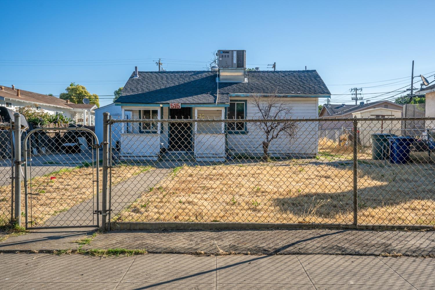 Detail Gallery Image 3 of 35 For 515 W 10th St, Merced,  CA 95341 - 1 Beds | 1 Baths