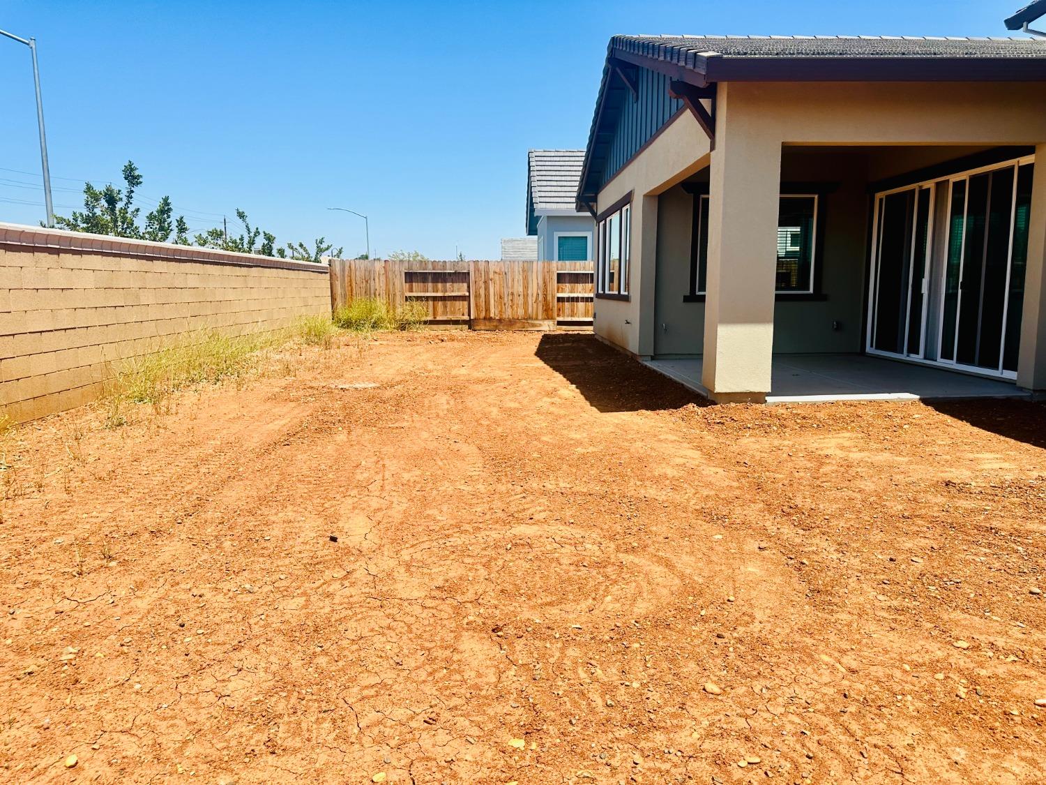 Detail Gallery Image 16 of 29 For 11625 Tortuguero Way, Rancho Cordova,  CA 95742 - 4 Beds | 3/1 Baths