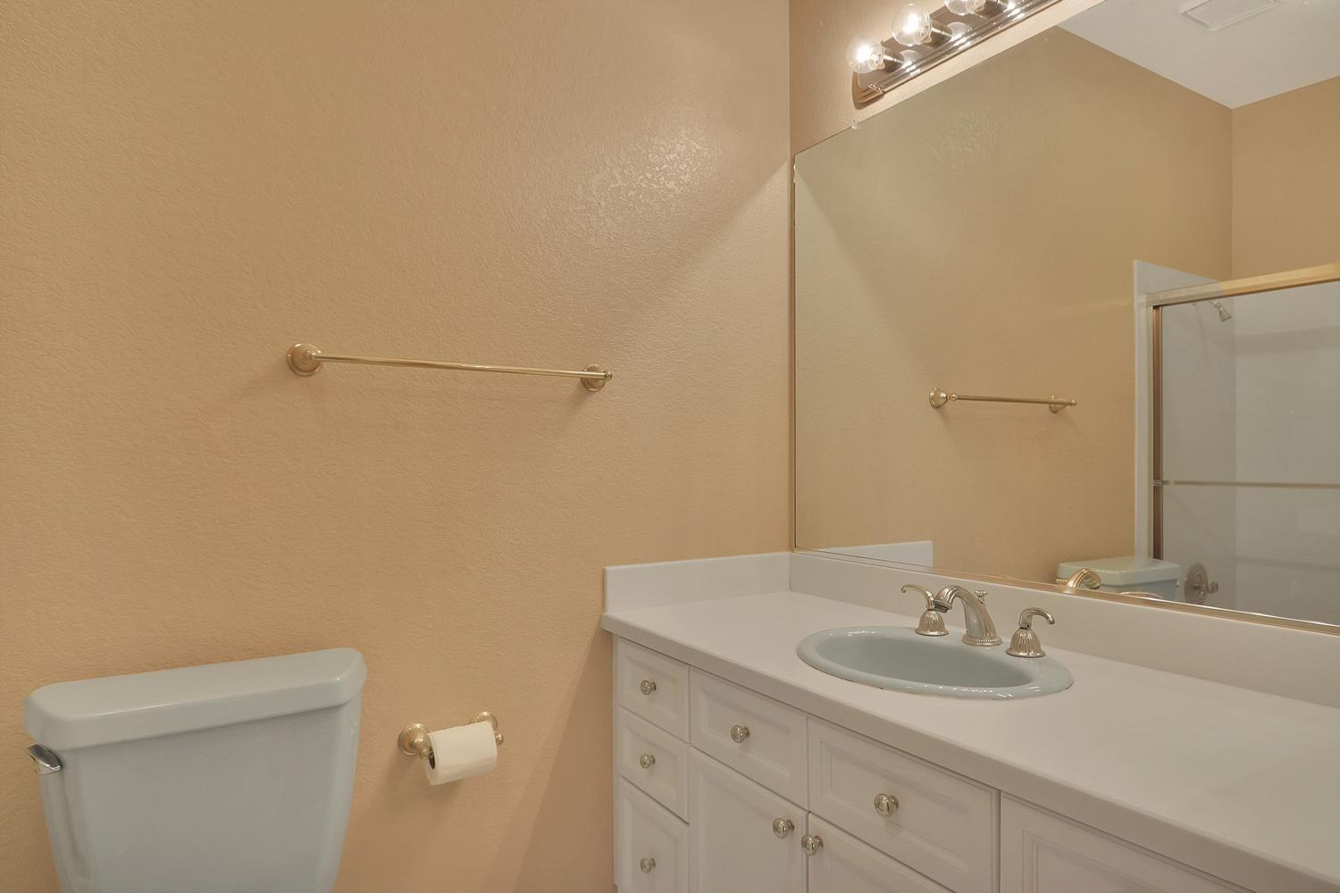 Detail Gallery Image 9 of 36 For 3617 Saint Andrews Dr, Stockton,  CA 95219 - 2 Beds | 2 Baths